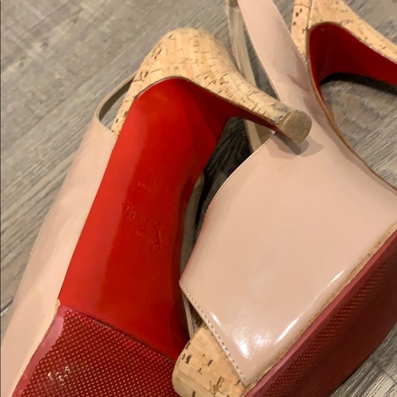Christian Louboutin Tan cork heels - Picture 3 of 5